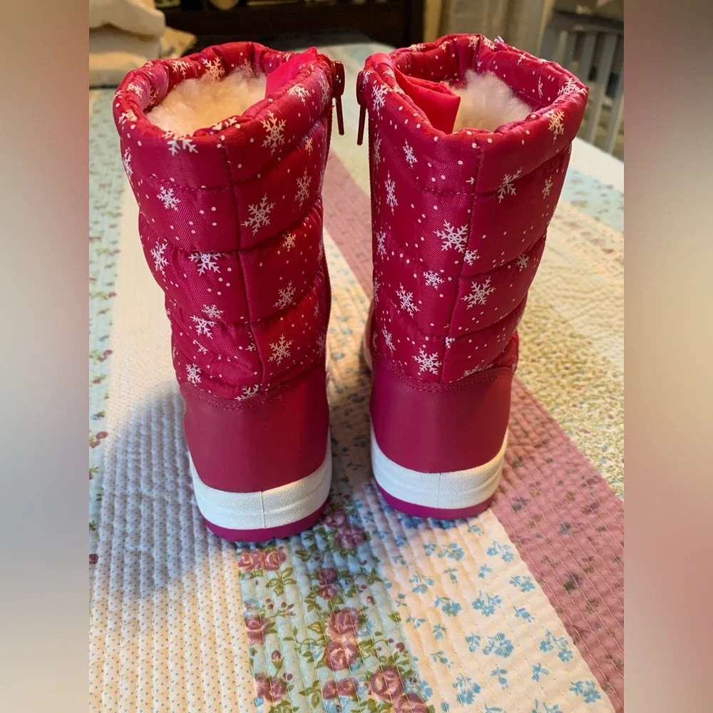 Kids Snow Boots - Hot Pink Snowflake Design - Picture 3 of 8